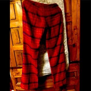 Rue 21 style plaid wool pants, lined with the hook closure. Cuffs.Size six